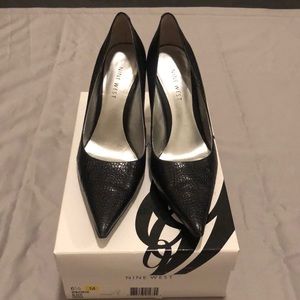 6 1/2 Nine West black croc heals